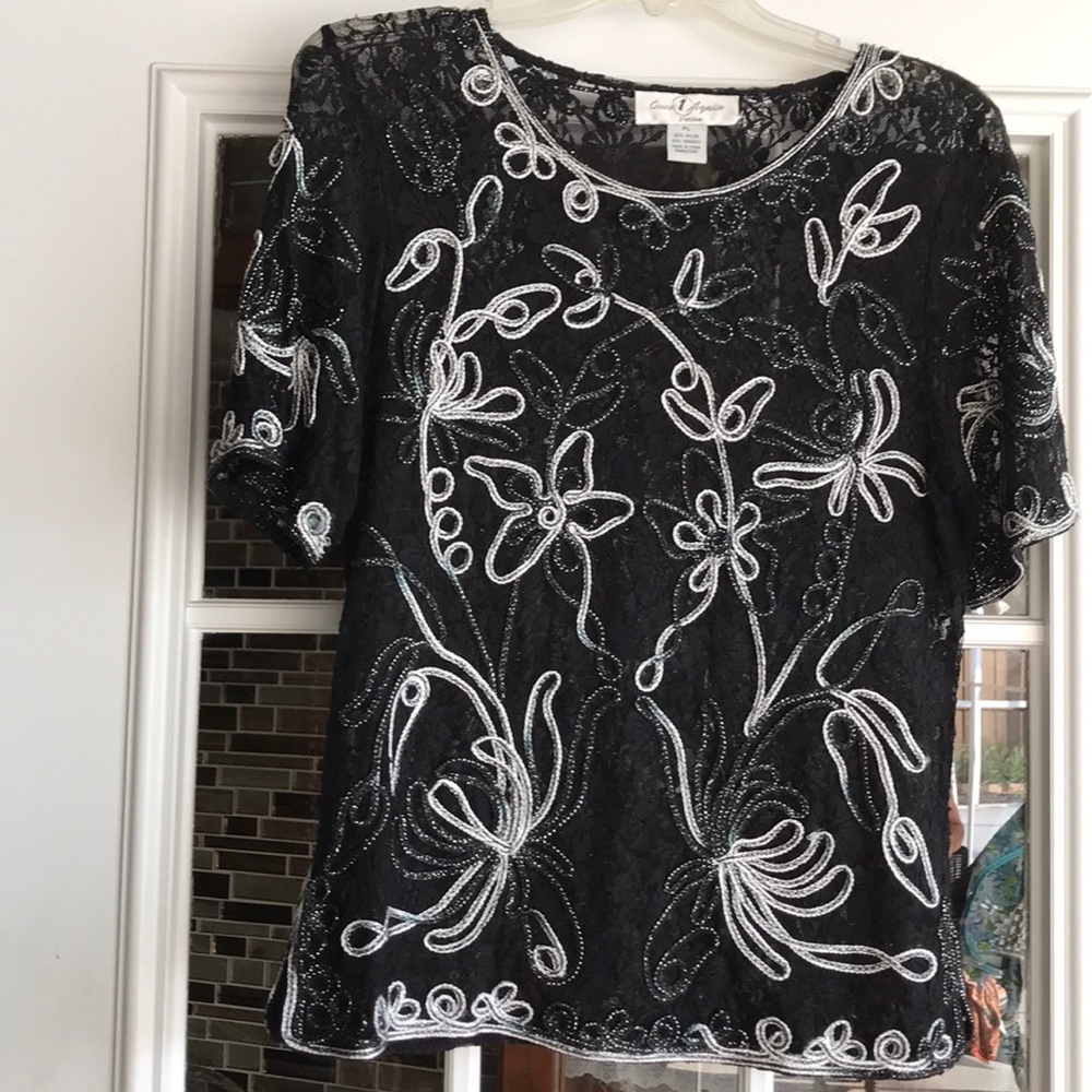 BEAUTIFUL BLACK LACE SPECIAL OCCASION TOP!